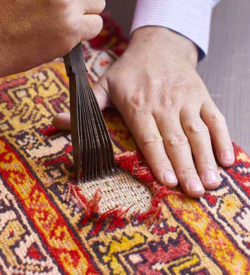 L’Atelier d’Édouard : Spécialistes en nettoyage, restauration de tapis, achat et vente de tapis depuis deux générations dans toute la France.  Nettoyage de tapis, ravivement des couleurs ... dans toute la France. Artisanat et Savoir-Faire au Service de Vos Tapis : Nettoyage de tapis : dépoussiérage en profondeur, fixation des couleurs des tapis anciens, nettoyage artisanal à la main, désinfection naturelle, séchage contrôlé, inspection finale du tapis. Restauration et réparation de tapis : Réparation des lisières, restauration des franges, traitement des trames. Traitement anti-insectes de vos tapis . Intervention dans toute la France