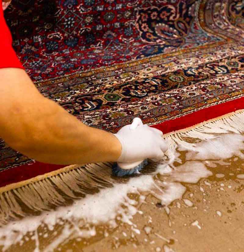L’Atelier d’Édouard : Spécialistes en nettoyage, restauration de tapis, achat et vente de tapis depuis deux générations dans toute la France.  Nettoyage de tapis, ravivement des couleurs ... dans toute la France. Artisanat et Savoir-Faire au Service de Vos Tapis : Nettoyage de tapis : dépoussiérage en profondeur, fixation des couleurs des tapis anciens, nettoyage artisanal à la main, désinfection naturelle, séchage contrôlé, inspection finale du tapis. Restauration et réparation de tapis : Réparation des lisières, restauration des franges, traitement des trames. Traitement anti-insectes de vos tapis . Intervention dans toute la France
