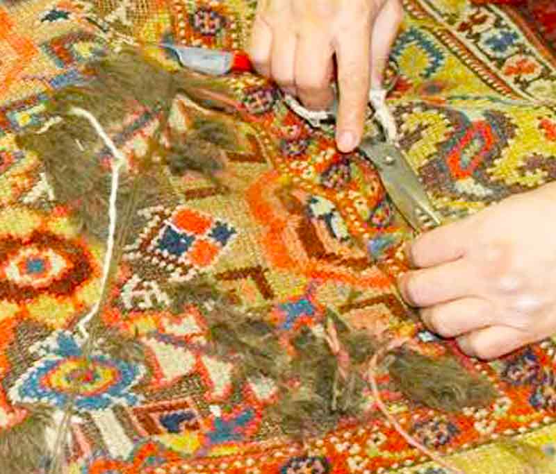 L’Atelier d’Édouard : Spécialistes en nettoyage, restauration de tapis, achat et vente de tapis depuis deux générations dans toute la France.  Nettoyage de tapis, ravivement des couleurs ... dans toute la France. Artisanat et Savoir-Faire au Service de Vos Tapis : Nettoyage de tapis : dépoussiérage en profondeur, fixation des couleurs des tapis anciens, nettoyage artisanal à la main, désinfection naturelle, séchage contrôlé, inspection finale du tapis. Restauration et réparation de tapis : Réparation des lisières, restauration des franges, traitement des trames. Traitement anti-insectes de vos tapis . Intervention dans toute la France